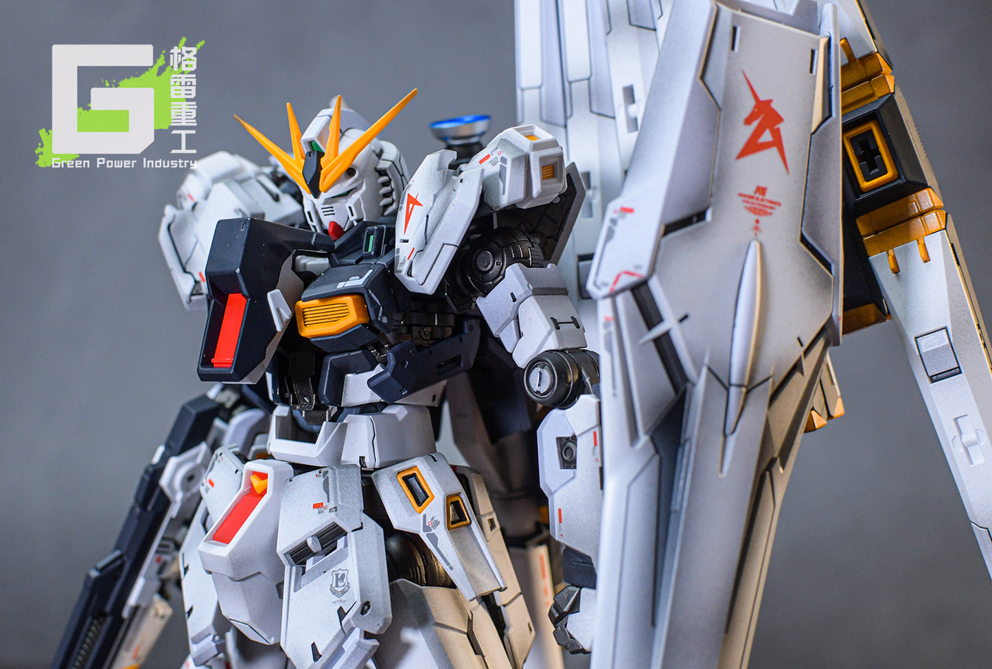 BANDAI RG RX-93 V(Nu) GUNDAM SHADOW EFFECT