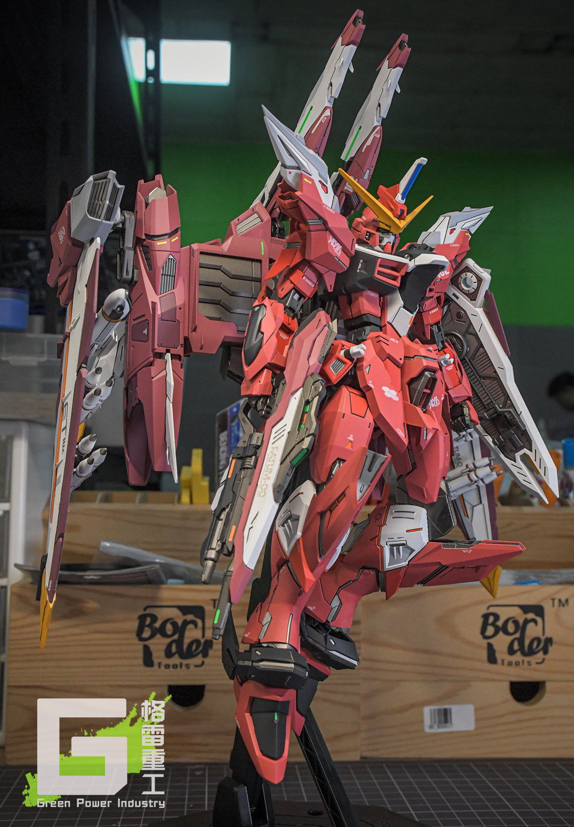BANDAI MG ZGMF-X09A JUSTICE GUNDAM WITH FORTUNE MEOW STUDIO GK MODIFICATION VER.PINK
