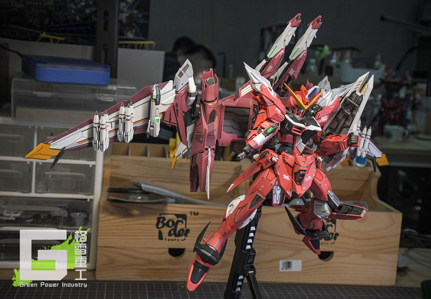 BANDAI MG ZGMF-X09A JUSTICE GUNDAM WITH FORTUNE MEOW STUDIO GK MODIFICATION VER.PINK