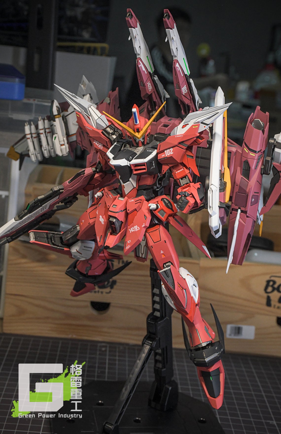 BANDAI MG ZGMF-X09A JUSTICE GUNDAM WITH FORTUNE MEOW STUDIO GK MODIFICATION VER.PINK