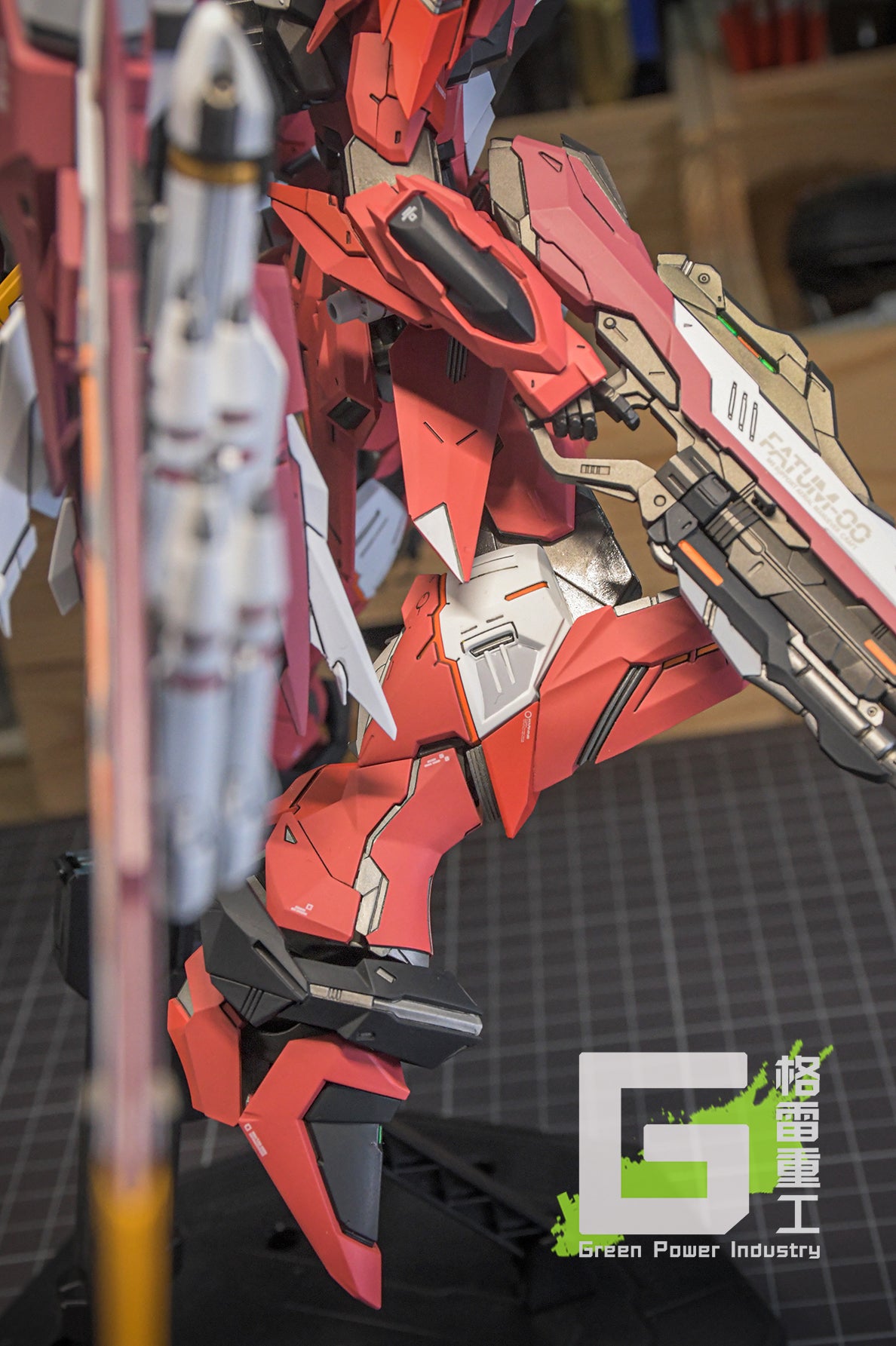 BANDAI MG ZGMF-X09A JUSTICE GUNDAM WITH FORTUNE MEOW STUDIO GK MODIFICATION VER.PINK