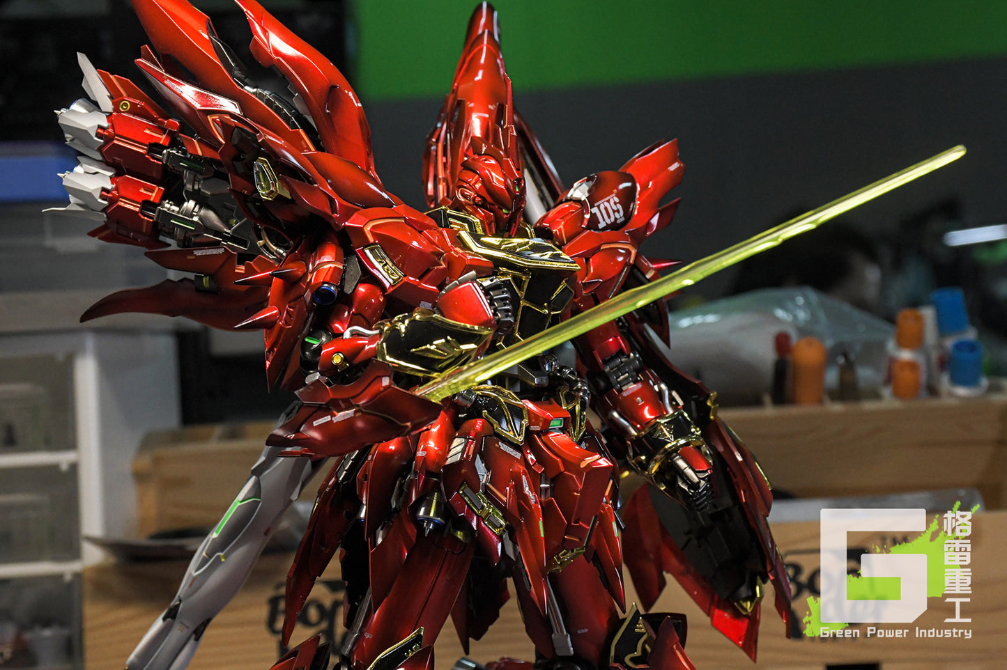 BANDAI MG MSN-06S SINANJU SHADOW EFFECT WITH TAKUMI STUDIO KIT MODIFICATION