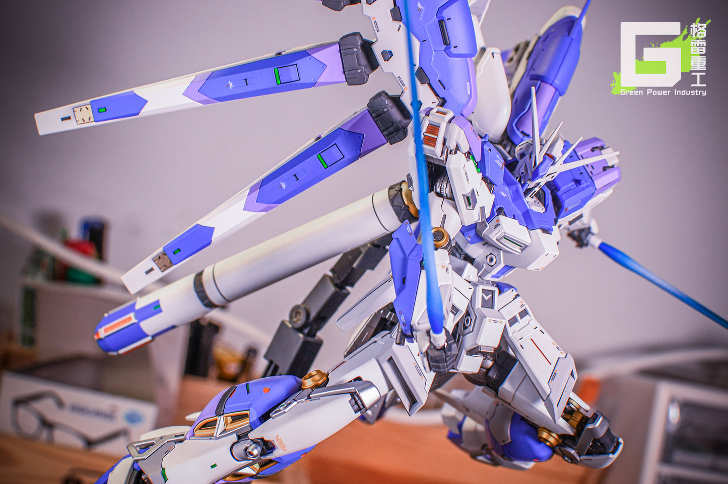 BANDAI RG RX-93-V2 HI-V(Nu) GUNDAM