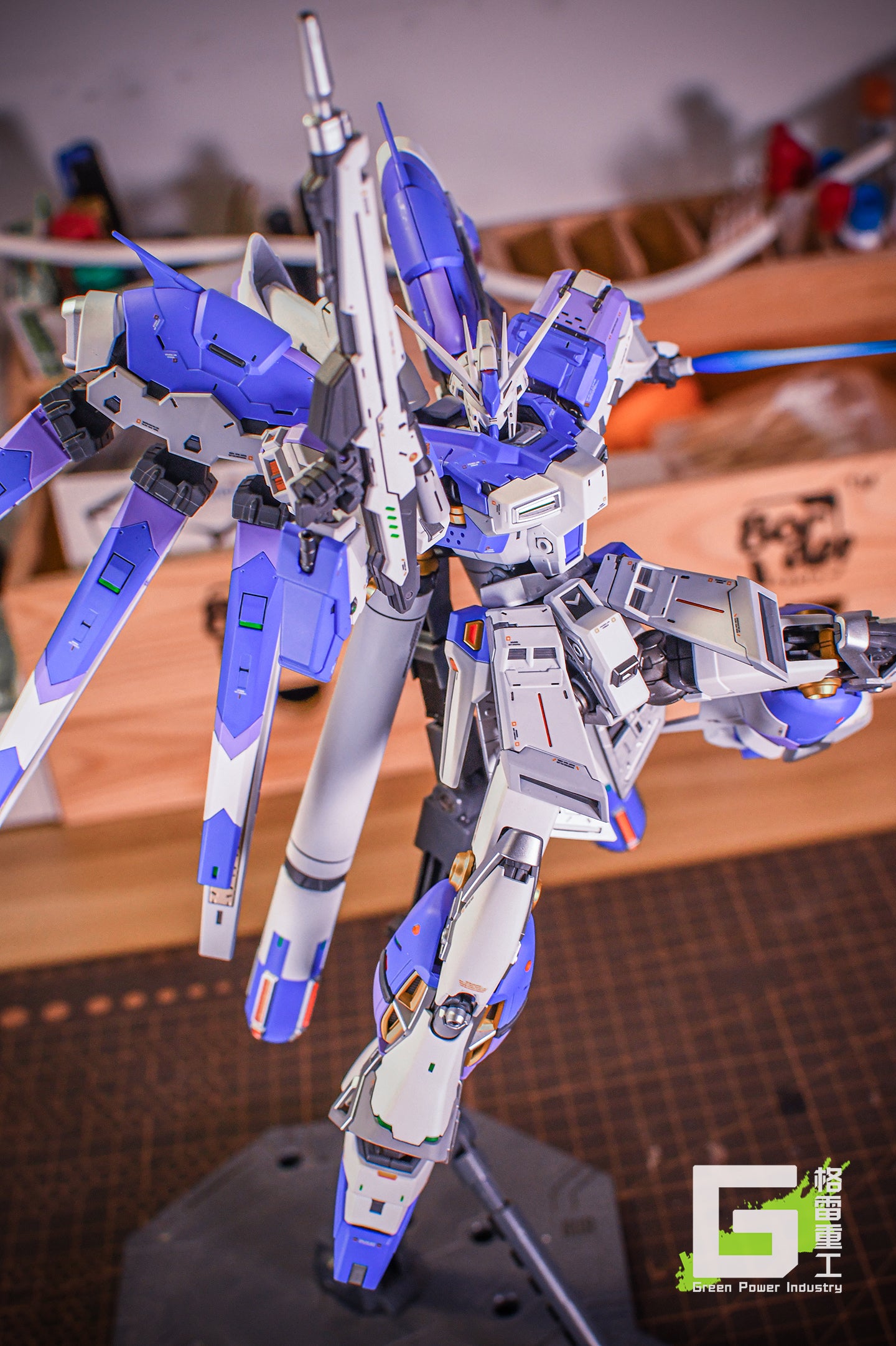 BANDAI RG RX-93-V2 HI-V(Nu) GUNDAM
