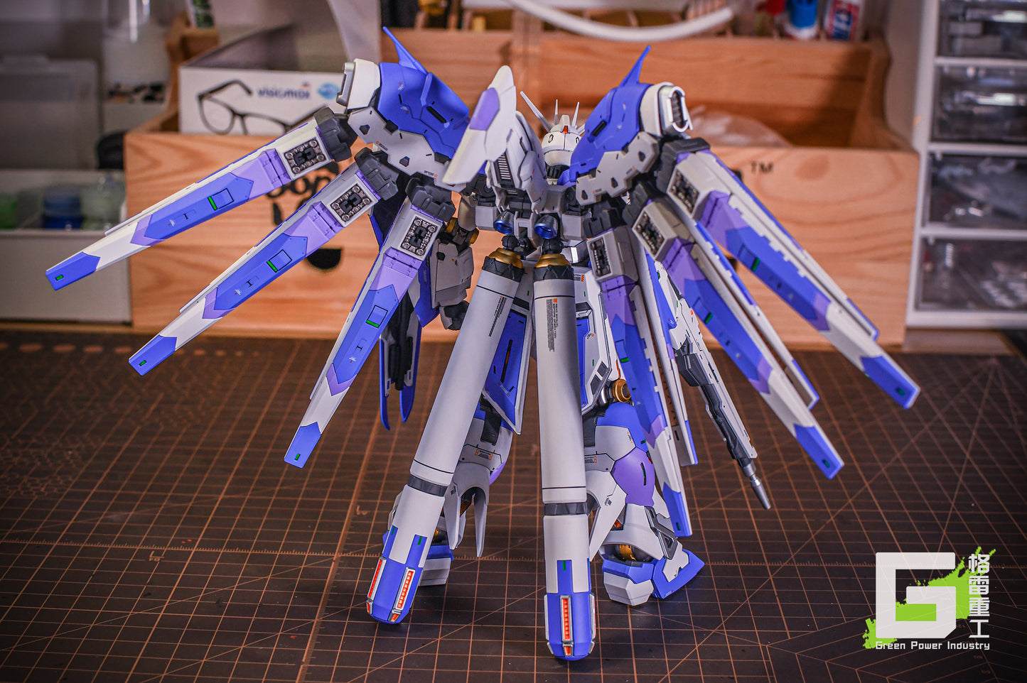 BANDAI RG RX-93-V2 HI-V(Nu) GUNDAM