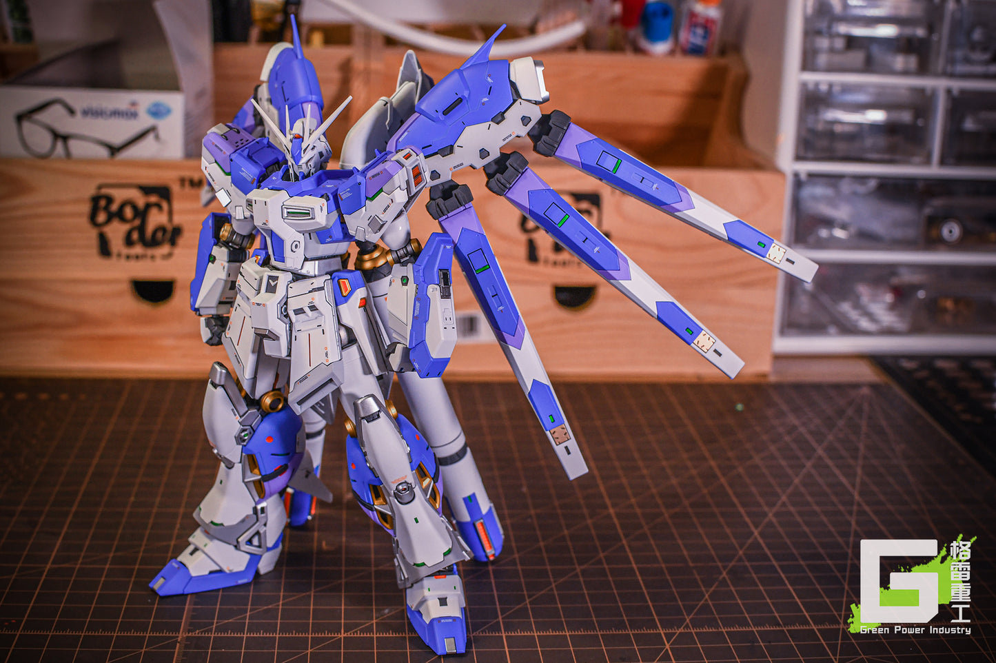 BANDAI RG RX-93-V2 HI-V(Nu) GUNDAM