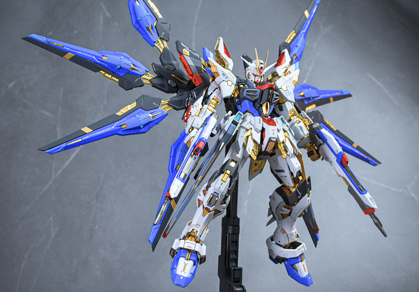 BANDAI MGEX ZGMF-X20A STRIKE FREEDOM