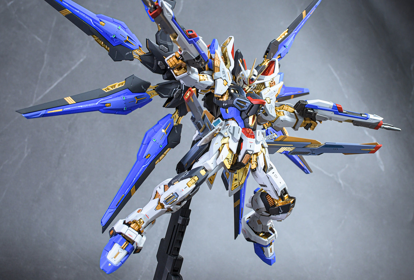 BANDAI MGEX ZGMF-X20A STRIKE FREEDOM