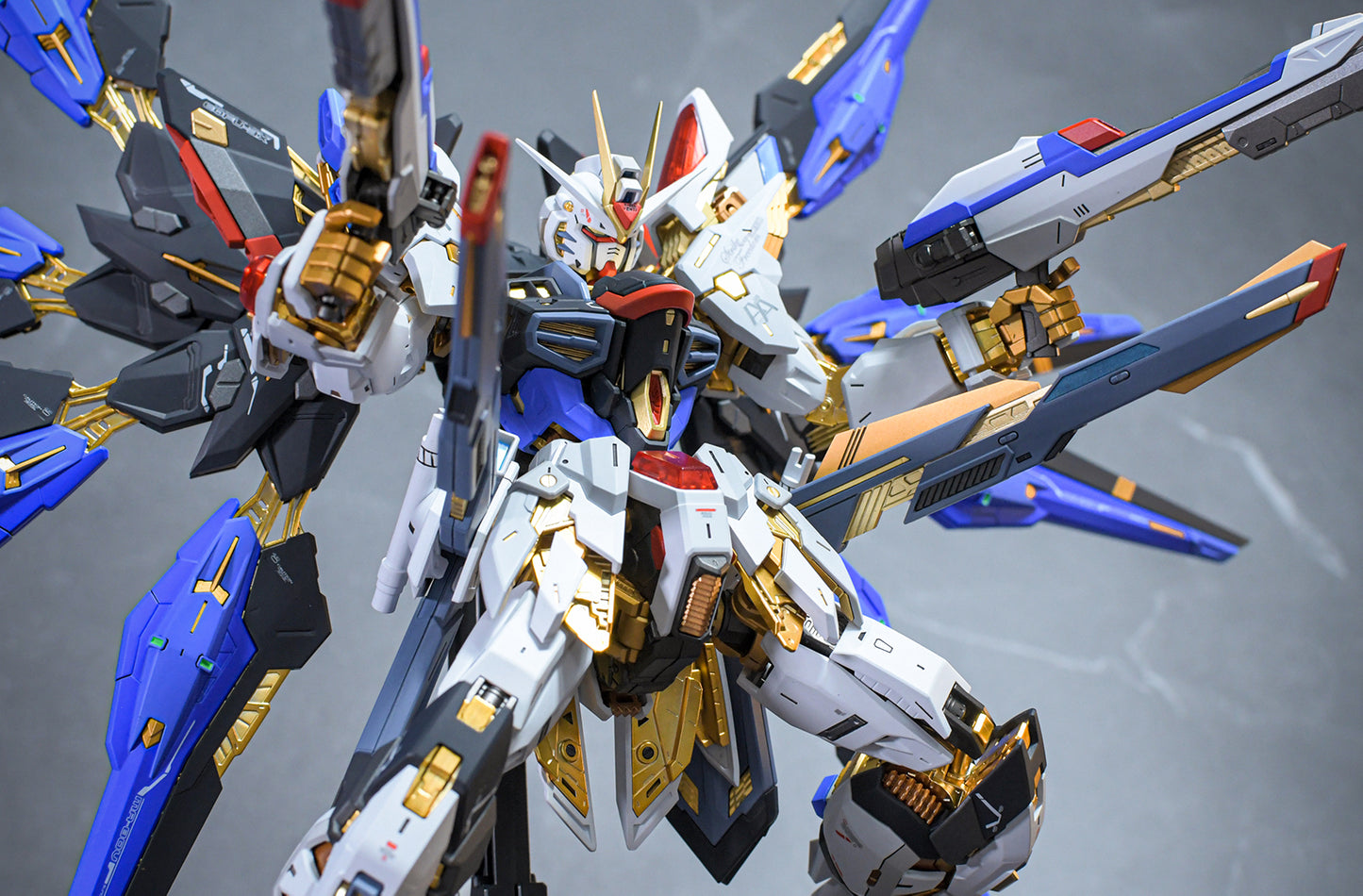 BANDAI MGEX ZGMF-X20A STRIKE FREEDOM