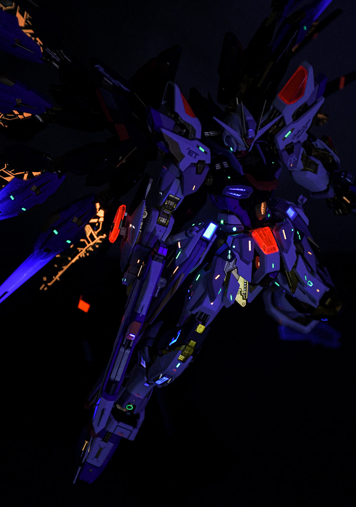 BANDAI MGEX ZGMF-X20A STRIKE FREEDOM FLUORESCENCE EFFECT
