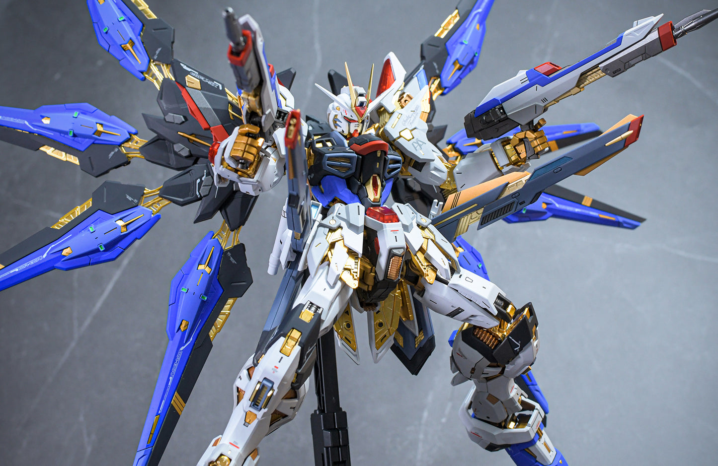 BANDAI MGEX ZGMF-X20A STRIKE FREEDOM