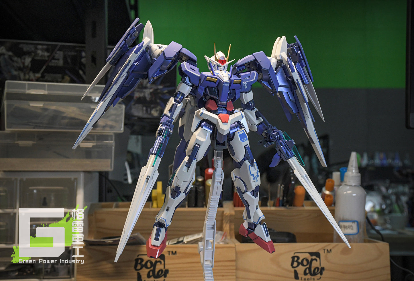 BANDAI MG GN-0000 00RAISER GUNDAM VER.DESIGNER