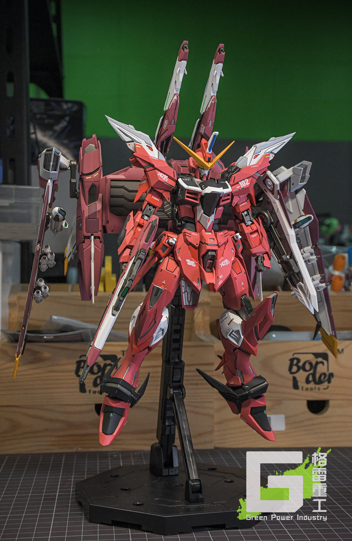 BANDAI MG ZGMF-X09A JUSTICE GUNDAM WITH FORTUNE MEOW STUDIO GK MODIFICATION VER.PINK