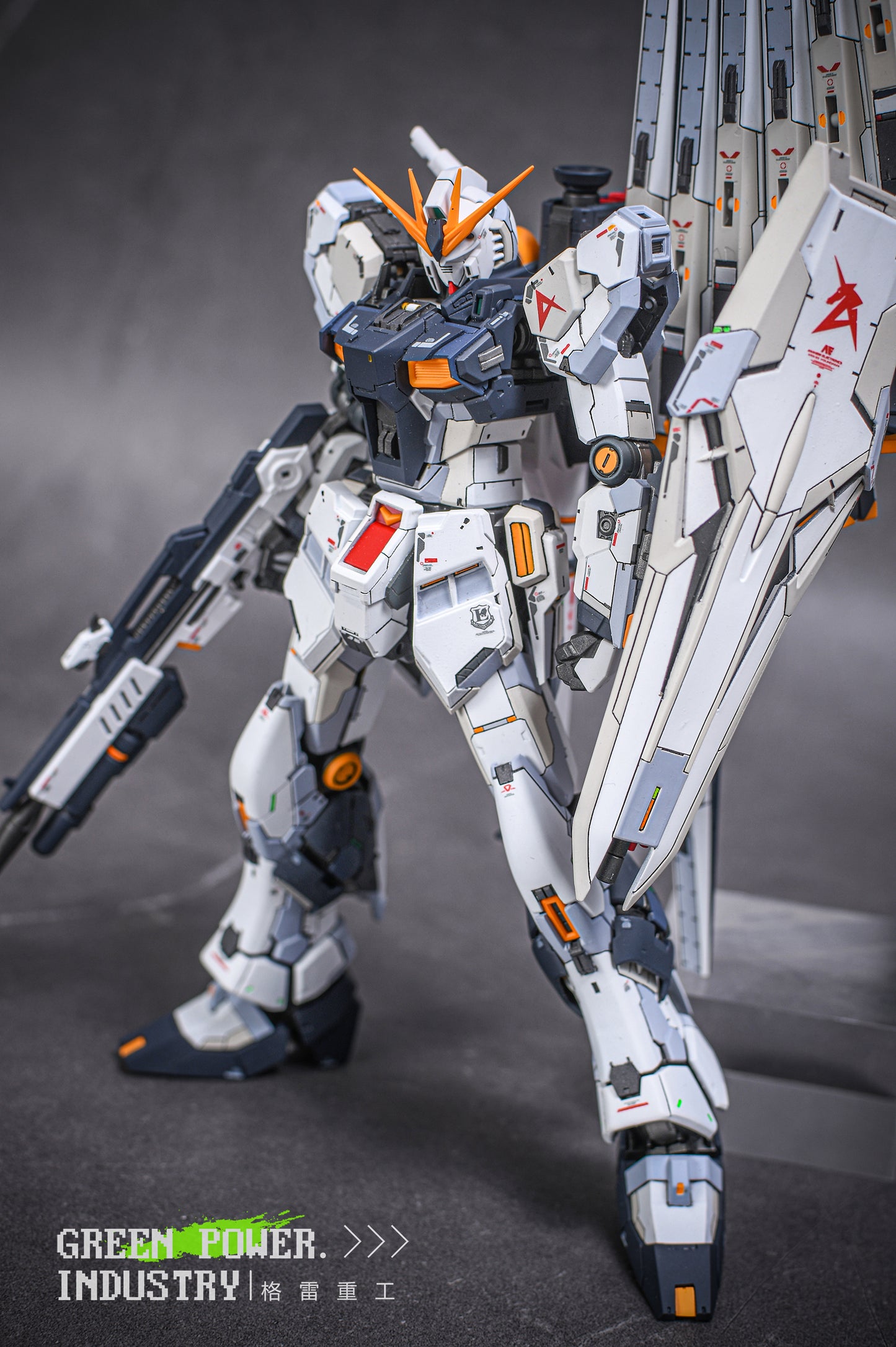 BANDAI RG RX-93 V(Nu) GUNDAM WITH LEMON STUDIO GK MODIFICATION